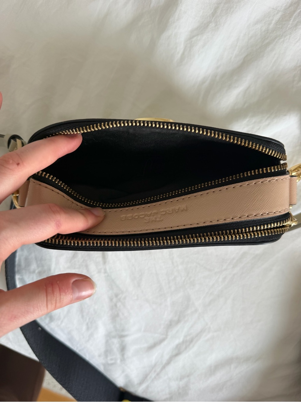 Marc Jacobs Cream Snapshot Camera Bag with Black Logo Strap - Picture 4 of 5